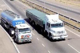 Por los robos, camiones van con custodia armada a Buenos Aires